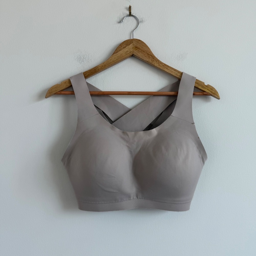 Lululemon Enlite Bra in Taupe Size 36D